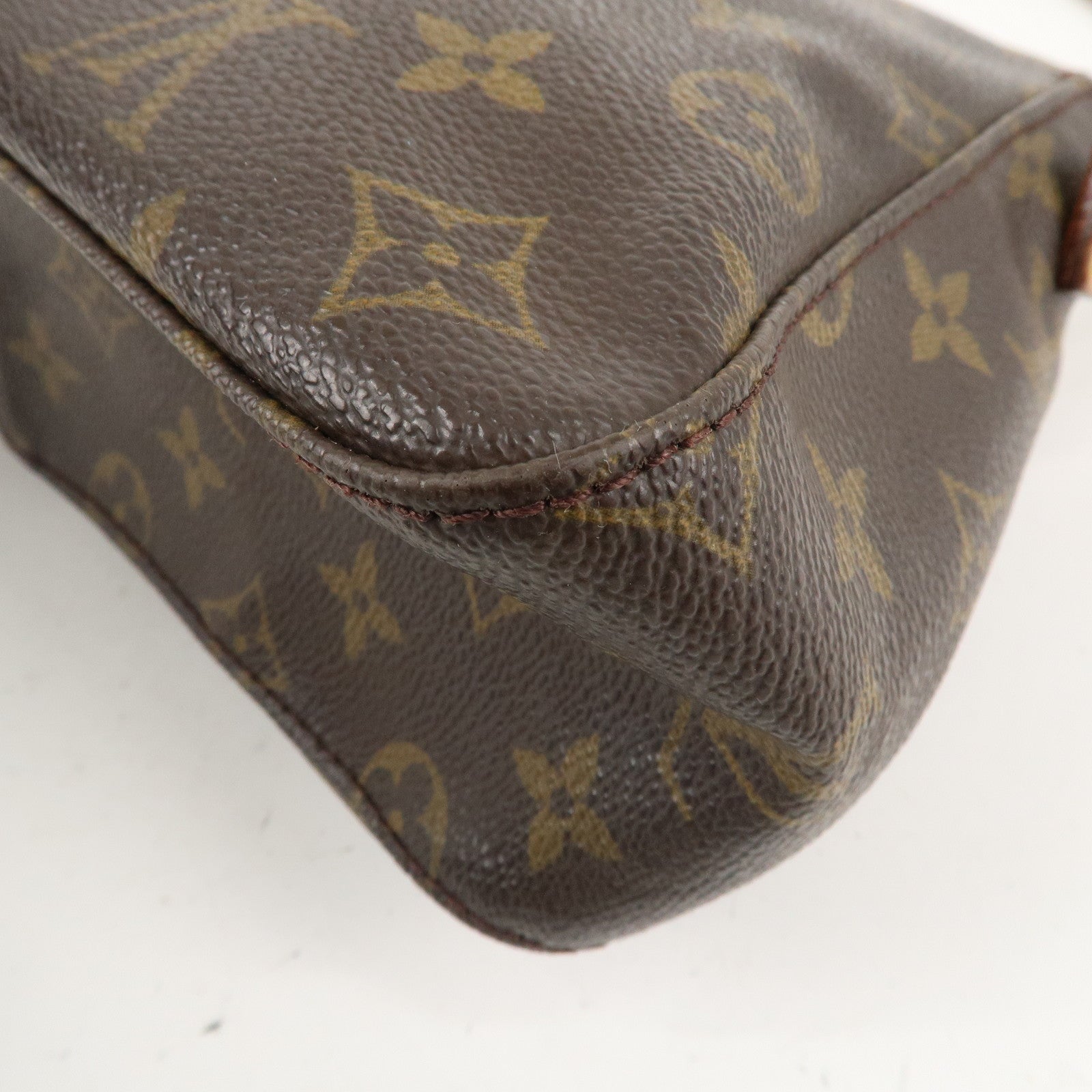 Louis Vuitton Monogram Mini Looping Shoulder Bag Hand Bag M51147