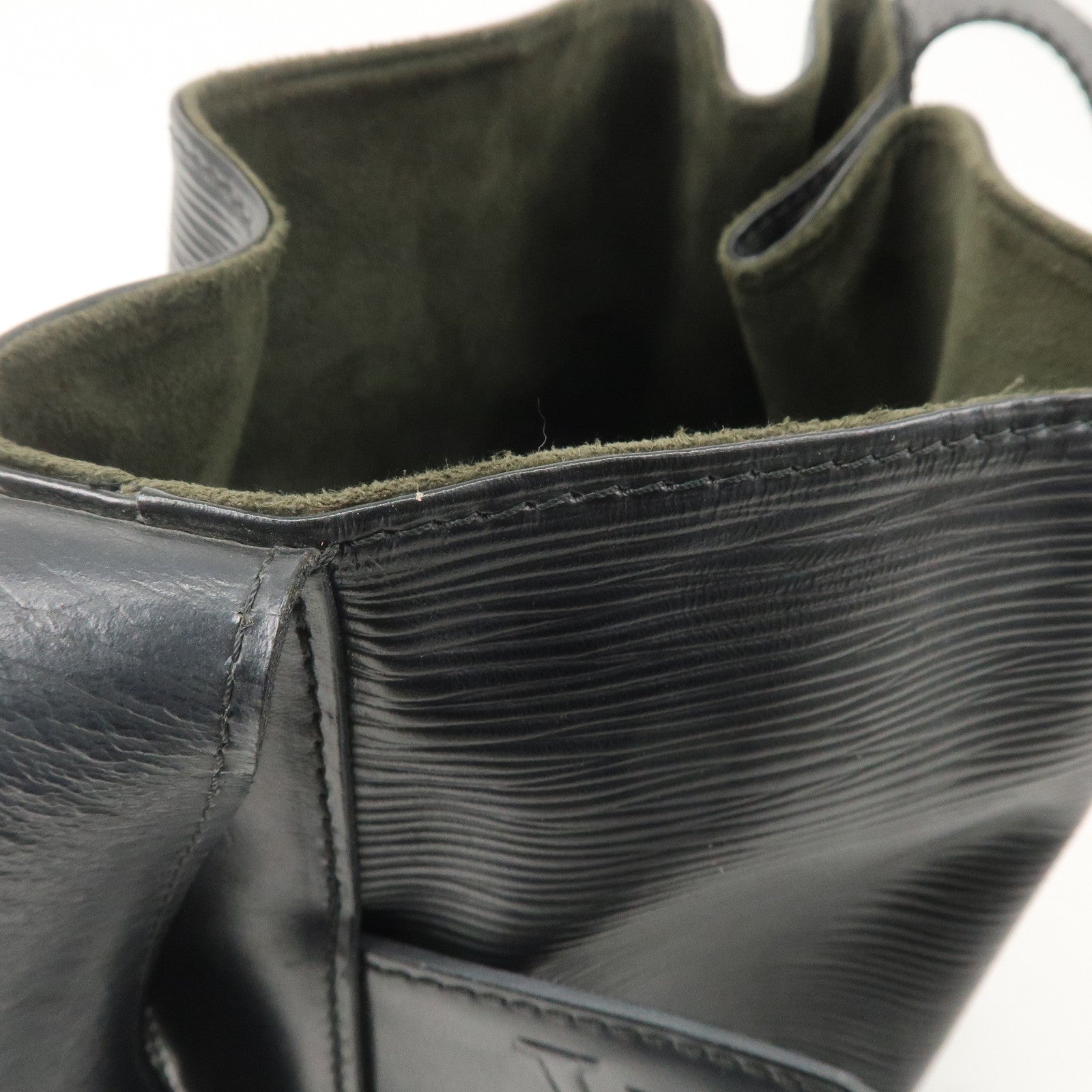 Louis Vuitton Epi Sac D'epaule PM Bucket Bag Noir Black M80157