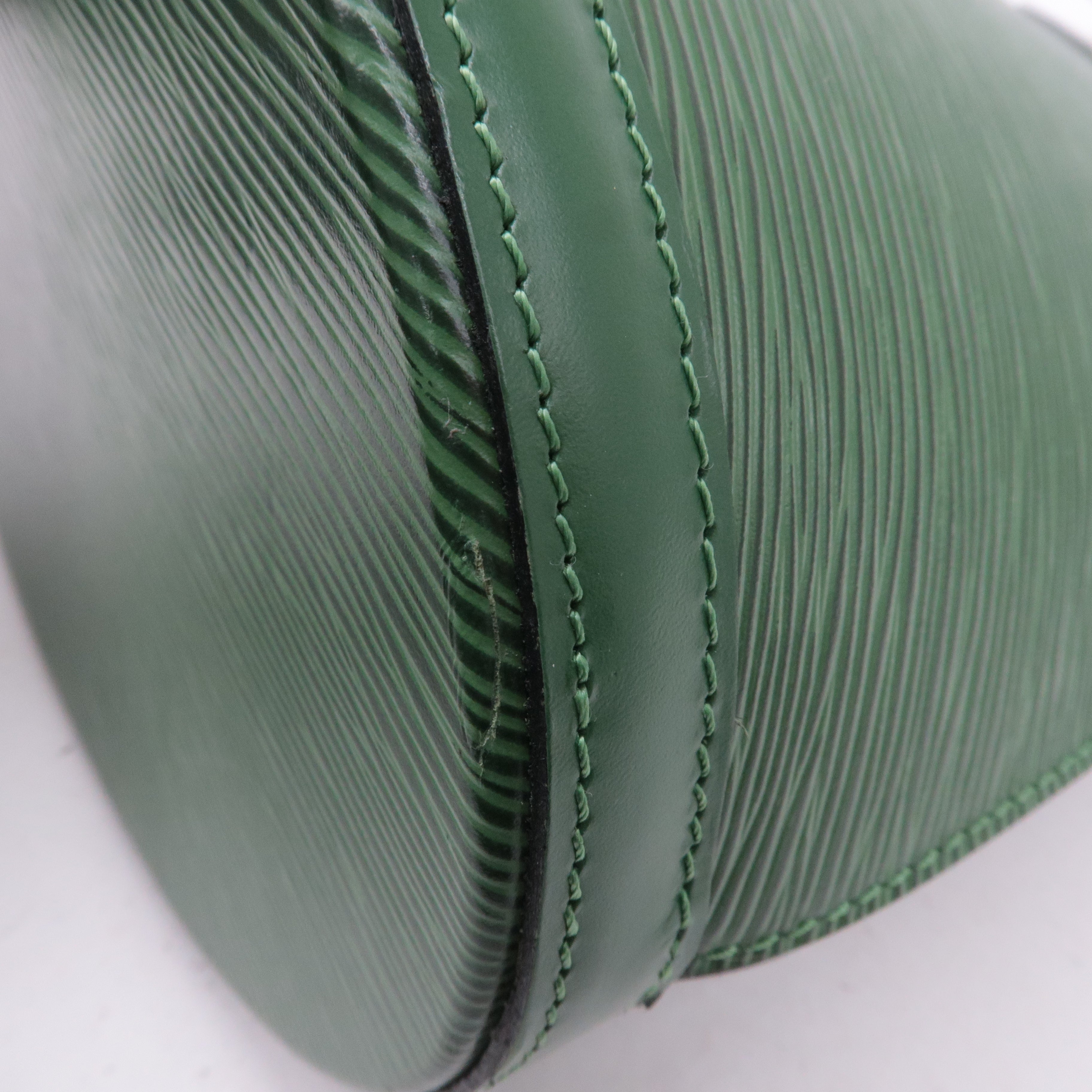 Louis Vuitton Epi Cluny Shoulder Bag Borneo Green M52254