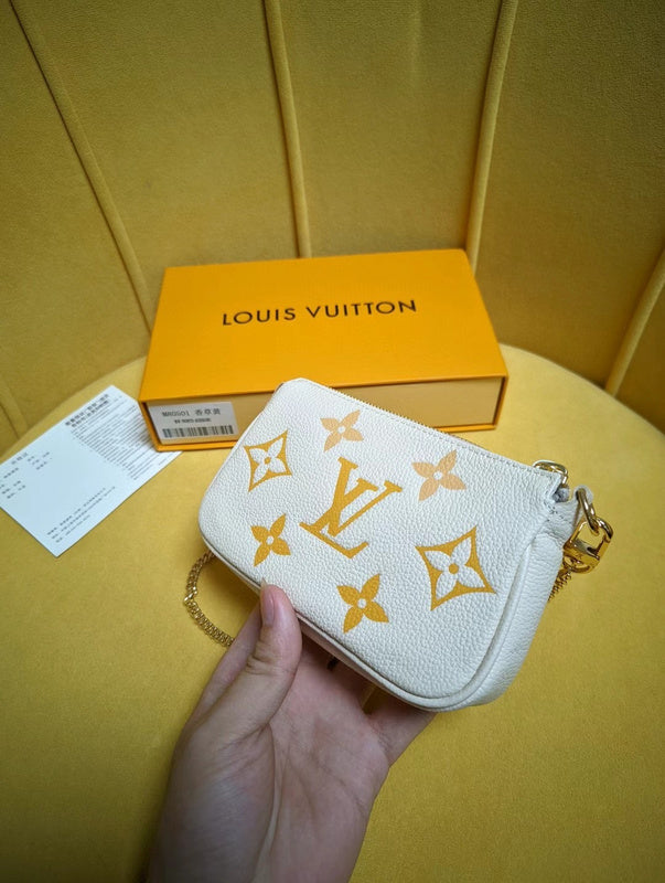 Louis Vuitton Luxury Bags 2470