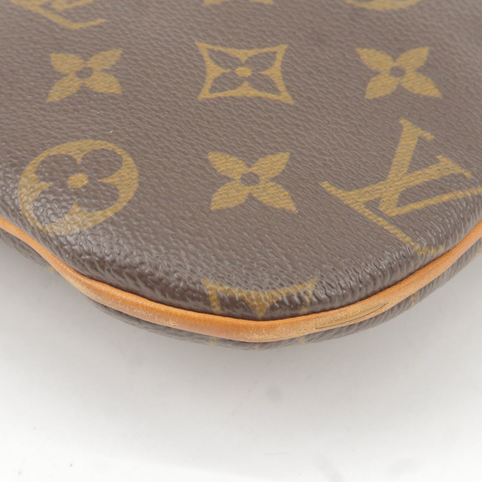 Louis Vuitton Monogram Pochette Bosphore Shoulder Bag M40044