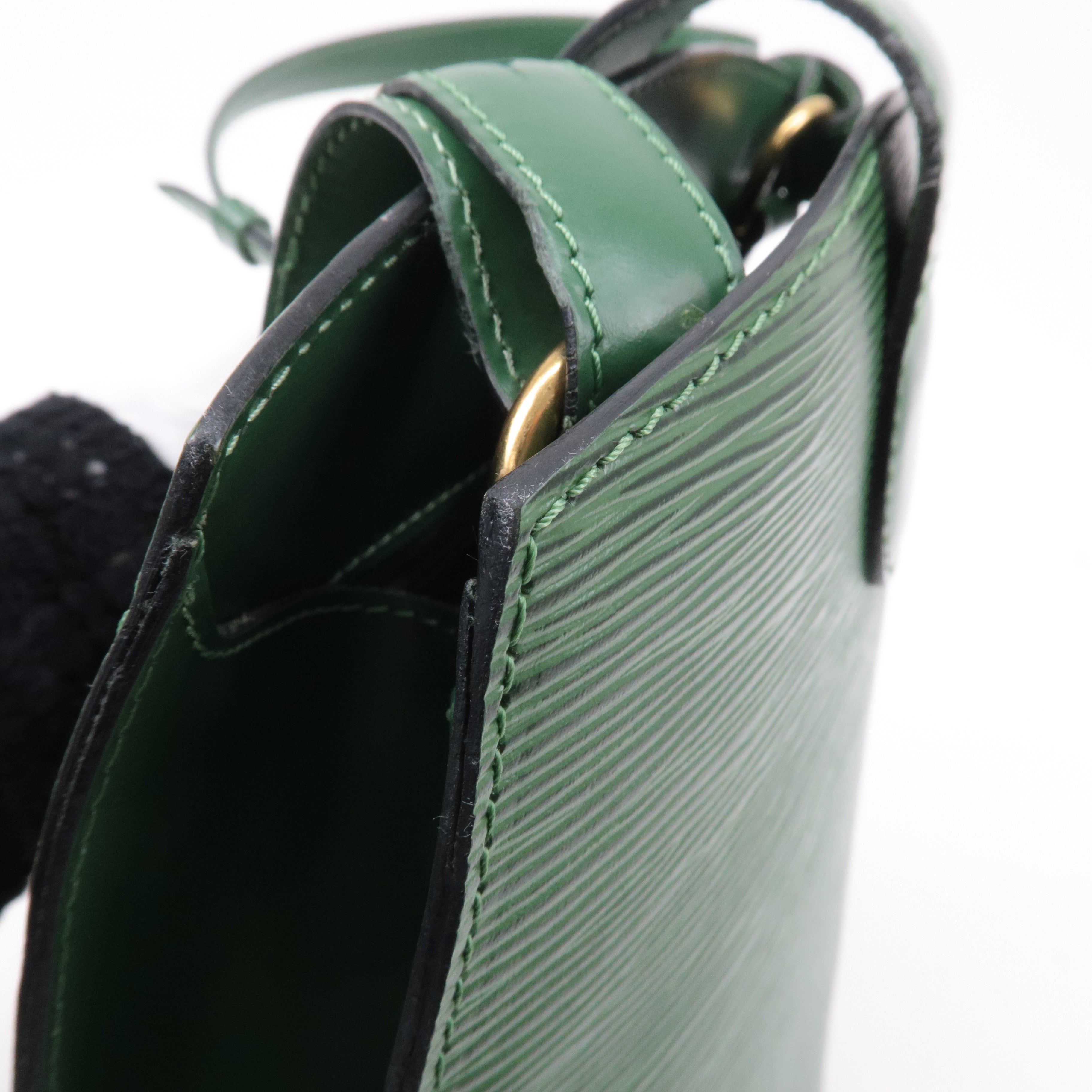 Louis Vuitton Epi Cluny Shoulder Bag Borneo Green M52254