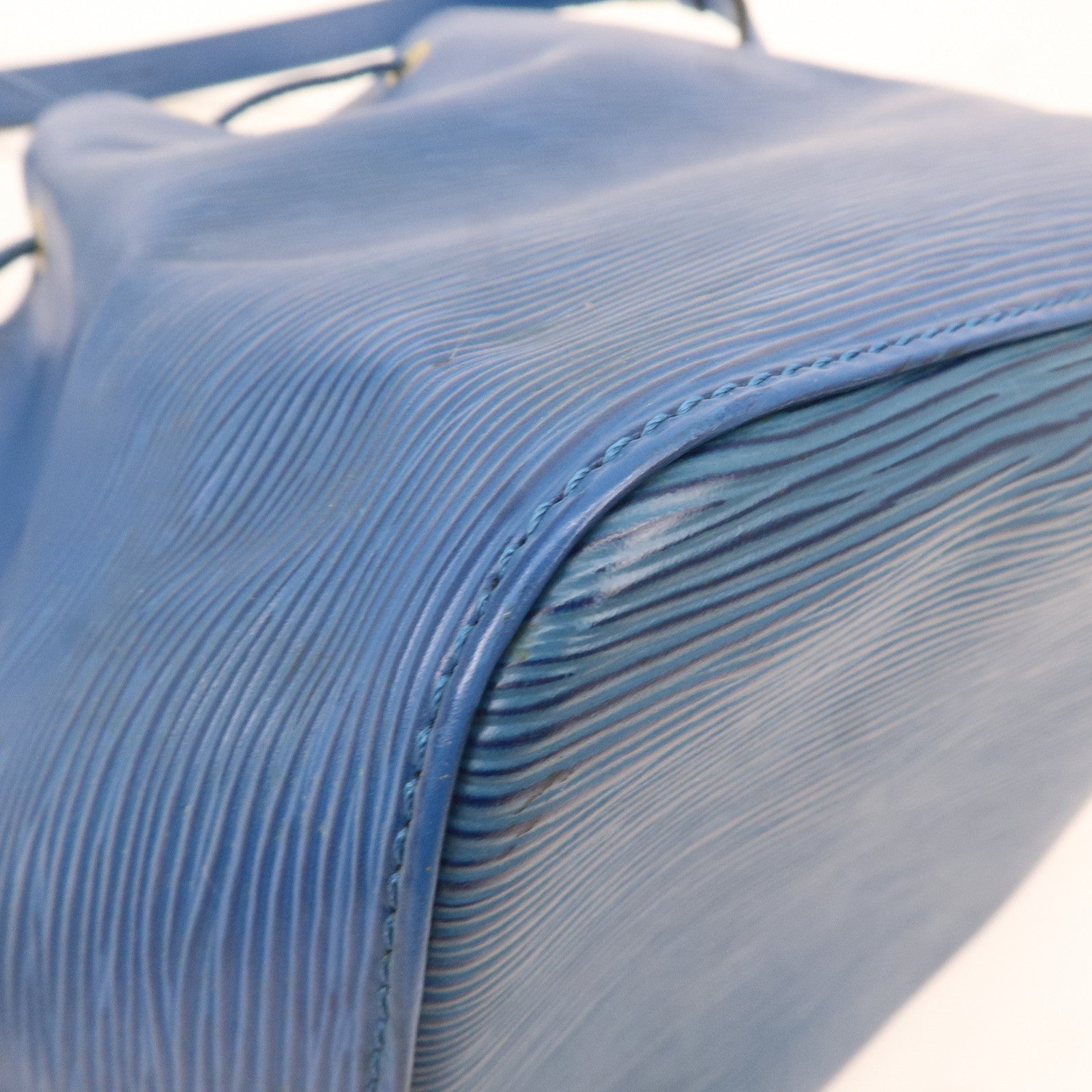 Louis Vuitton Epi Petit Noe Shoulder Bag Toledo Blue M44105