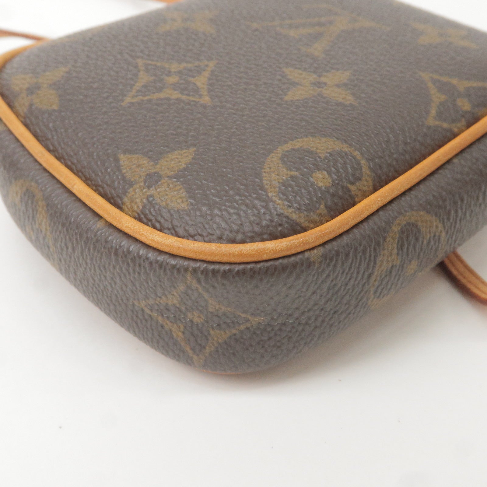 Louis Vuitton Monogram Pochette Cancun Shoulder Bag Pouch M60018