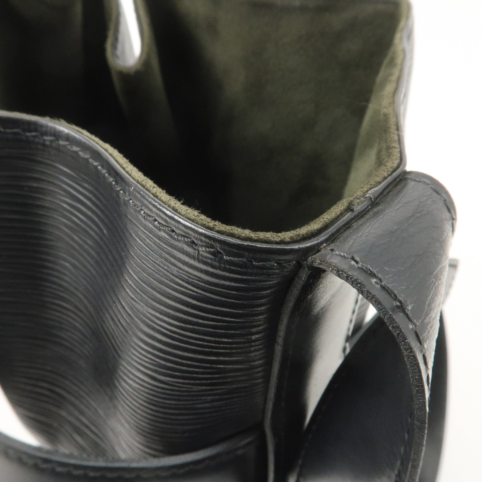 Louis Vuitton Epi Sac D'epaule PM Bucket Bag Noir Black M80157