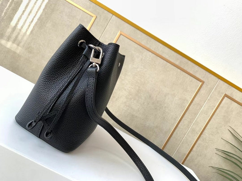Louis Vuitton Luxury Bags 2584