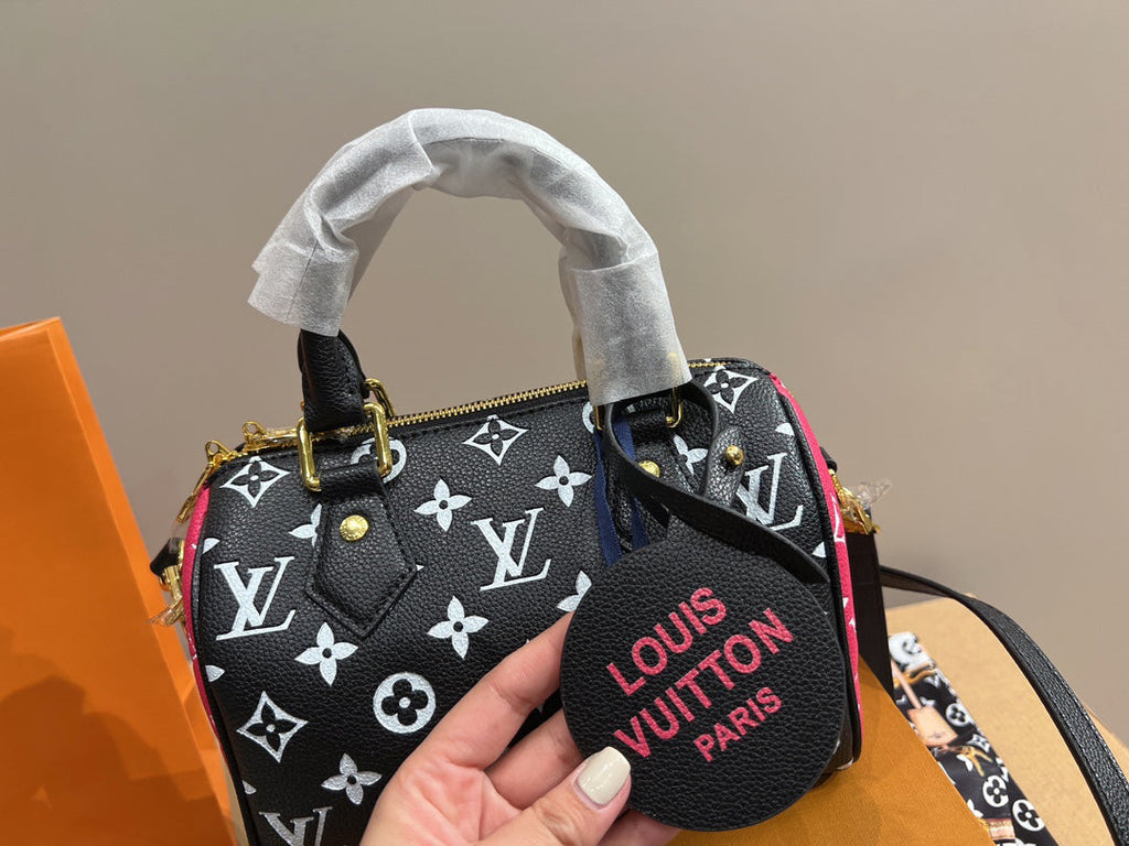 Luxury Bags Louis Vuitton  732