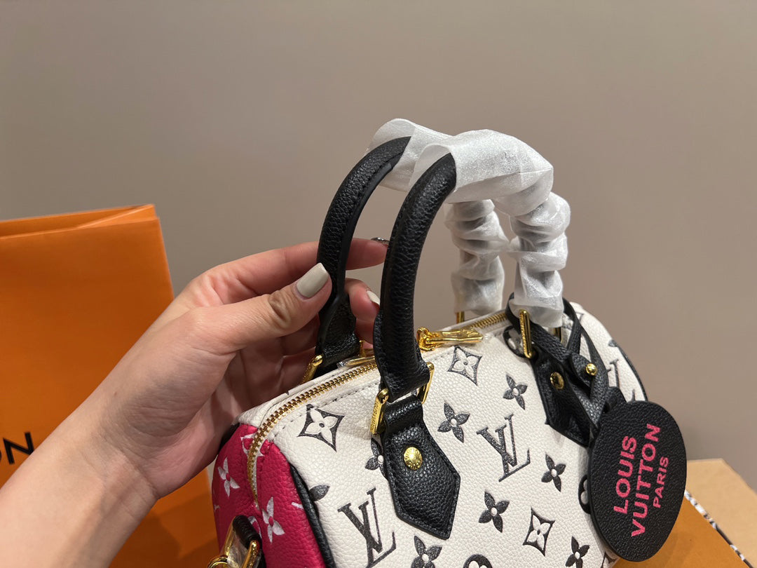 Luxury Bags Louis Vuitton  733