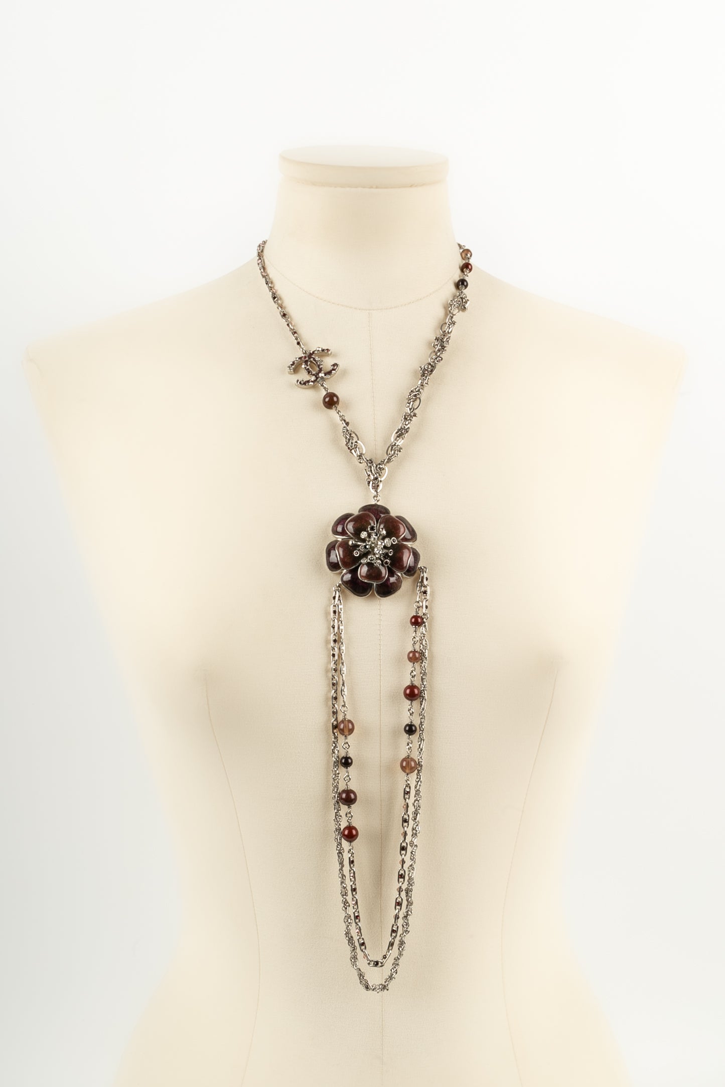 Collier cam��lia Chanel