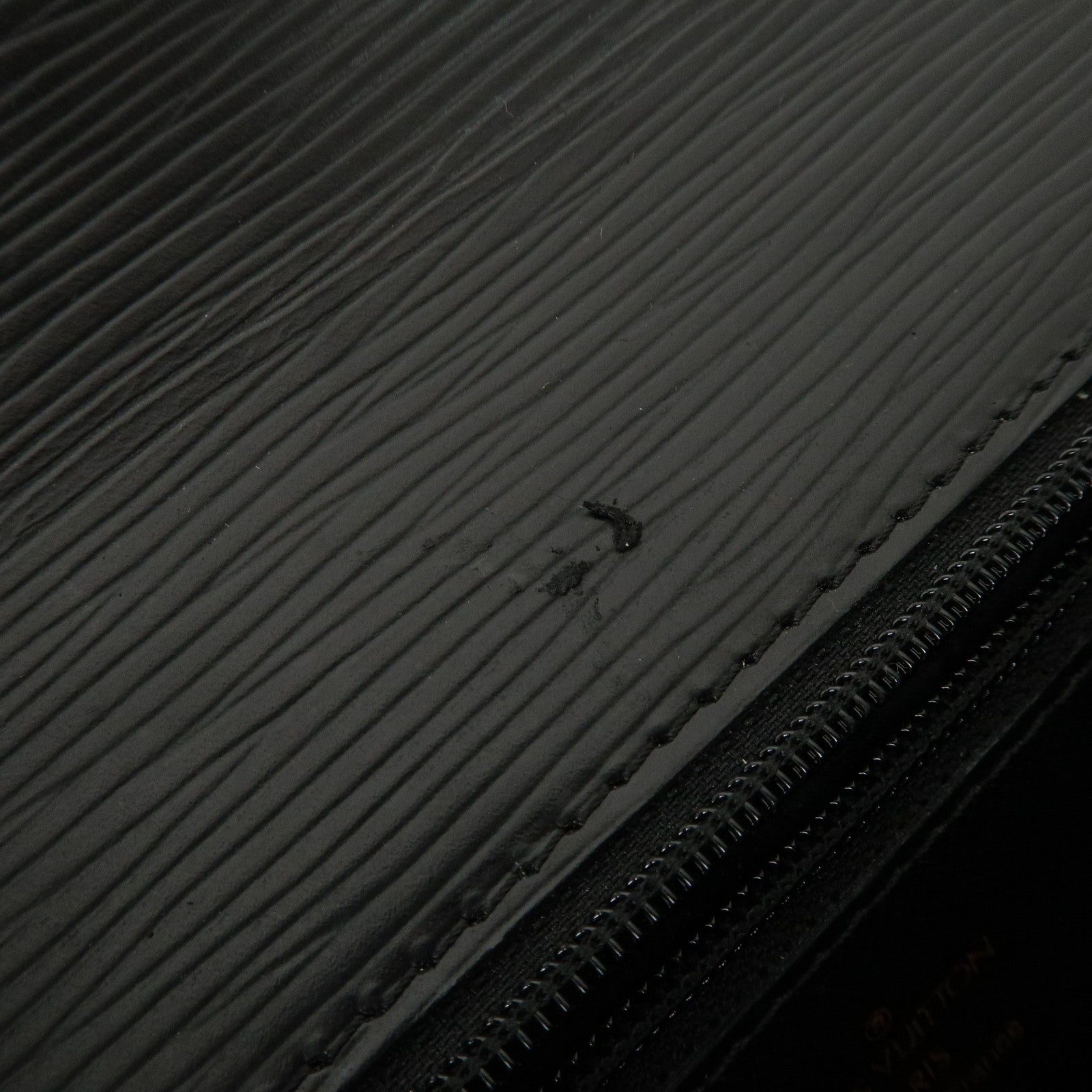 Louis Vuitton Epi Chaillot Clutch Bag Black M52542
