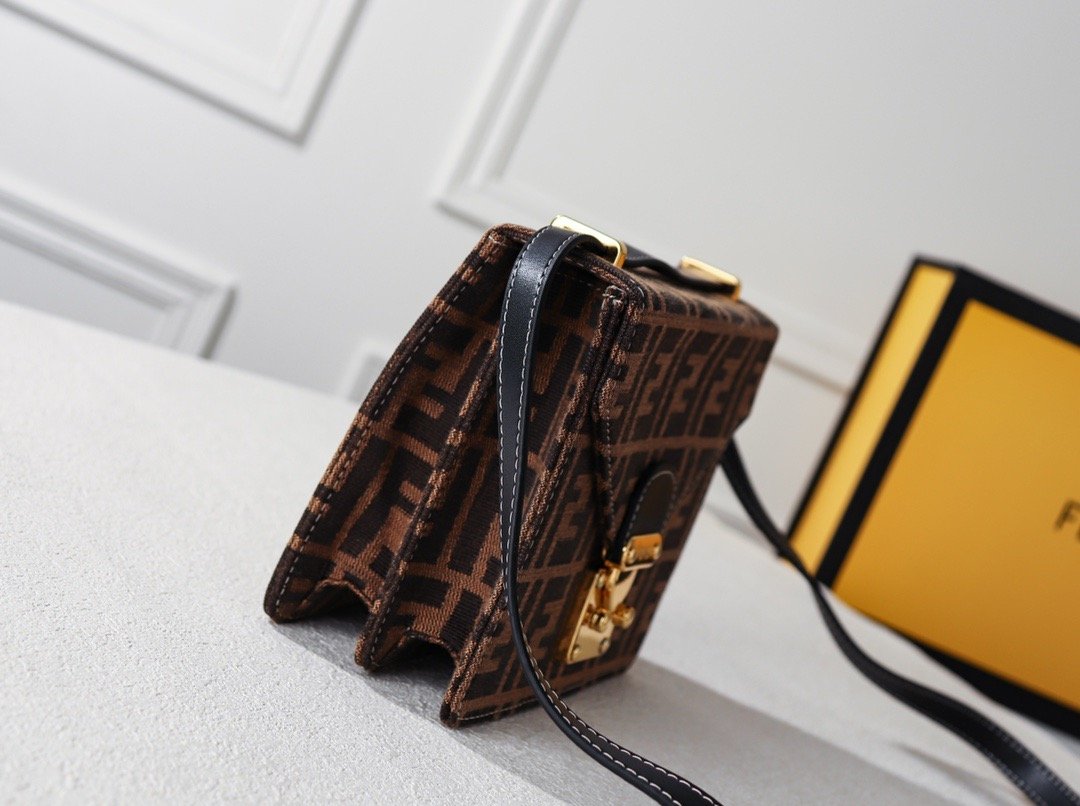 Designer Handbags Fendi 063