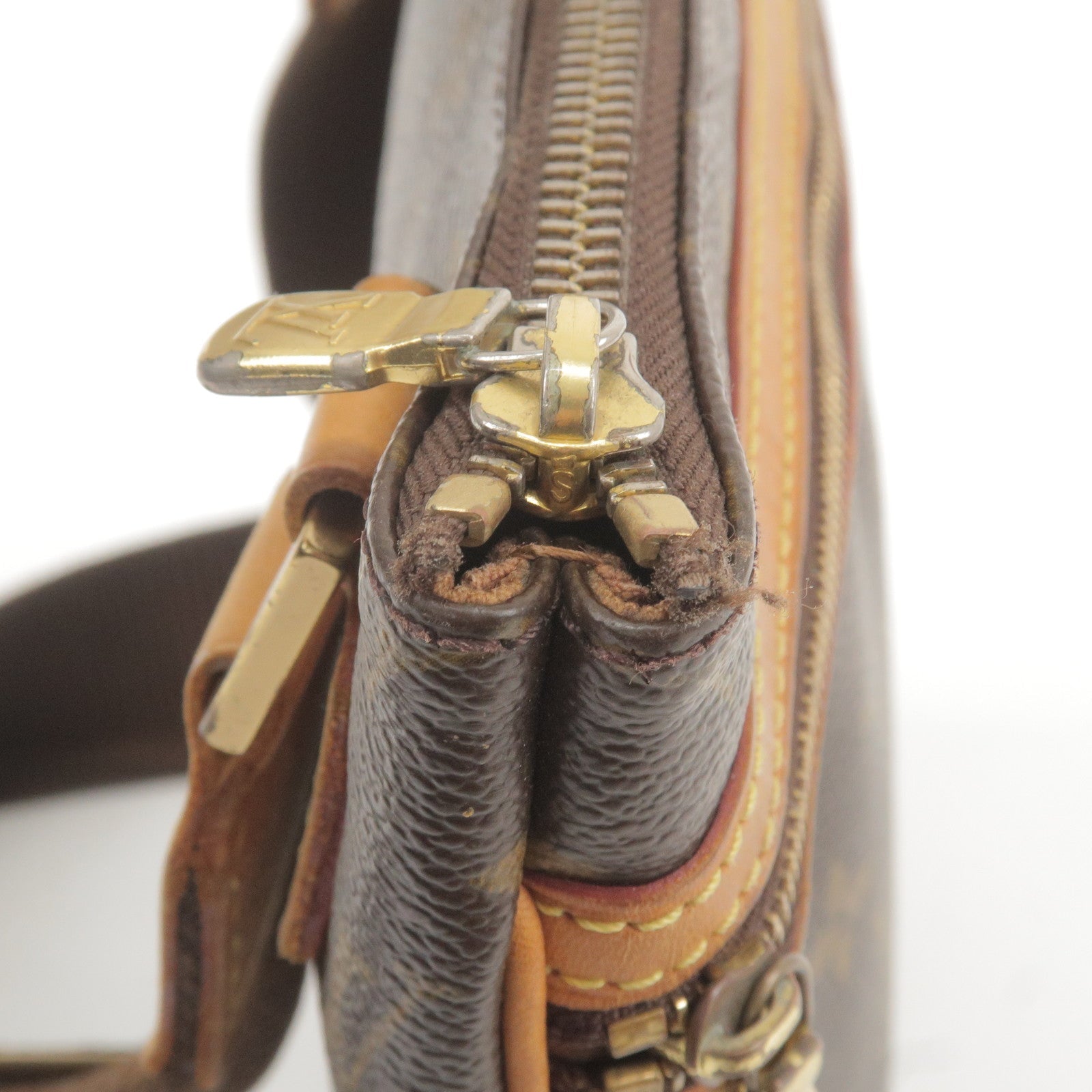 Louis Vuitton Monogram Pochette Bosphore Shoulder Bag M40044