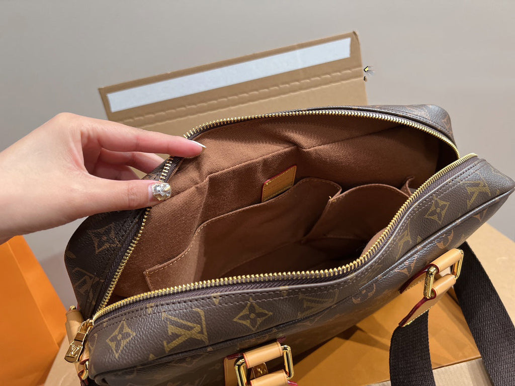 Luxury Bags Louis Vuitton  772