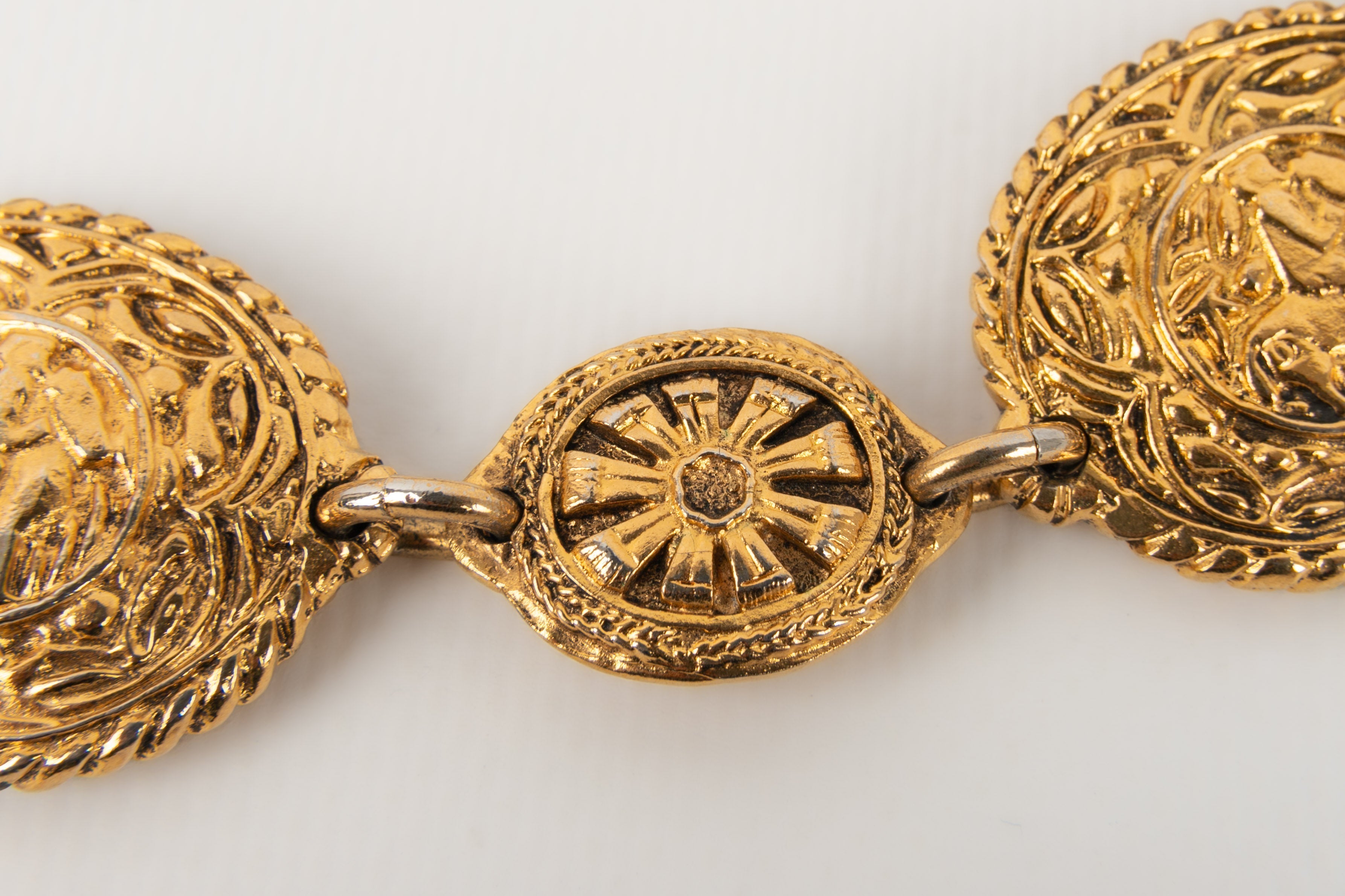 Collier dor�� Chanel 1980s