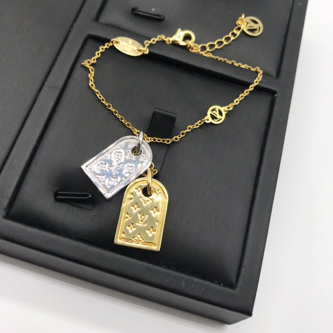 BG - Holiday Necklace louis vuitton029