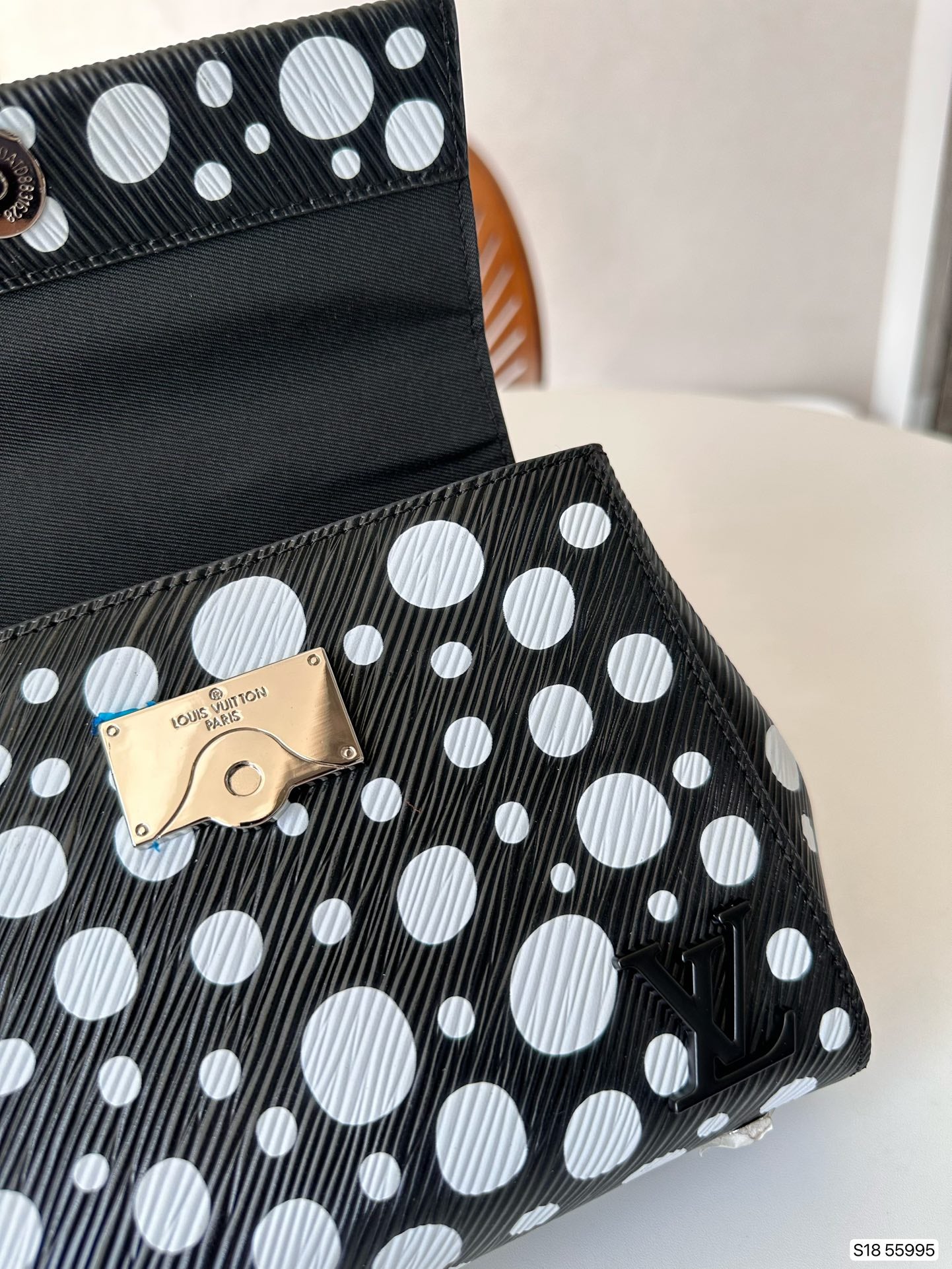 Luxury Bags Louis Vuitton  844