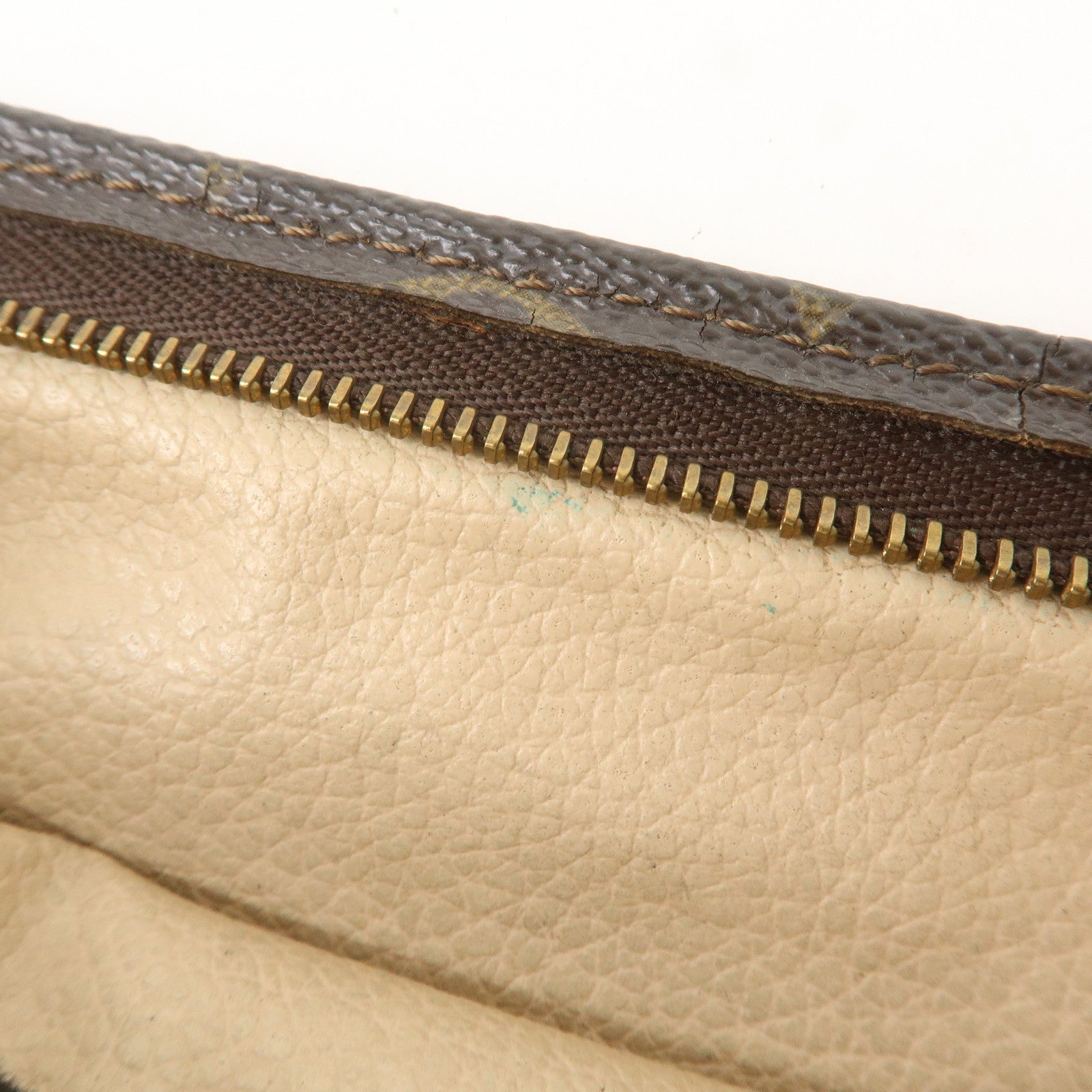 Louis Vuitton Monogram Poche Toilette 26 Clutch Bag Pouch M47542