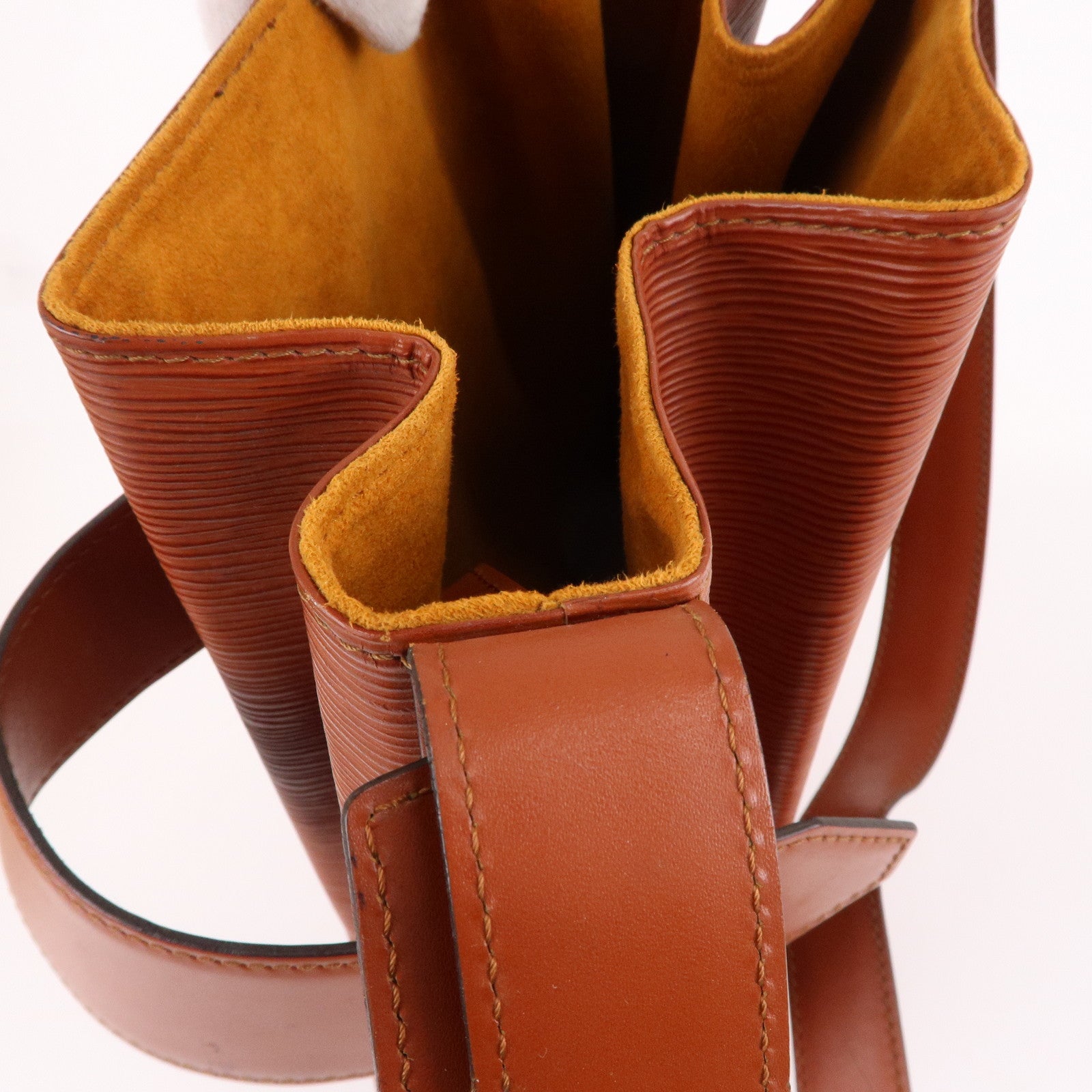 Louis Vuitton Epi Sac D'epaule GM Bucket Bag Kenya Brown M80193