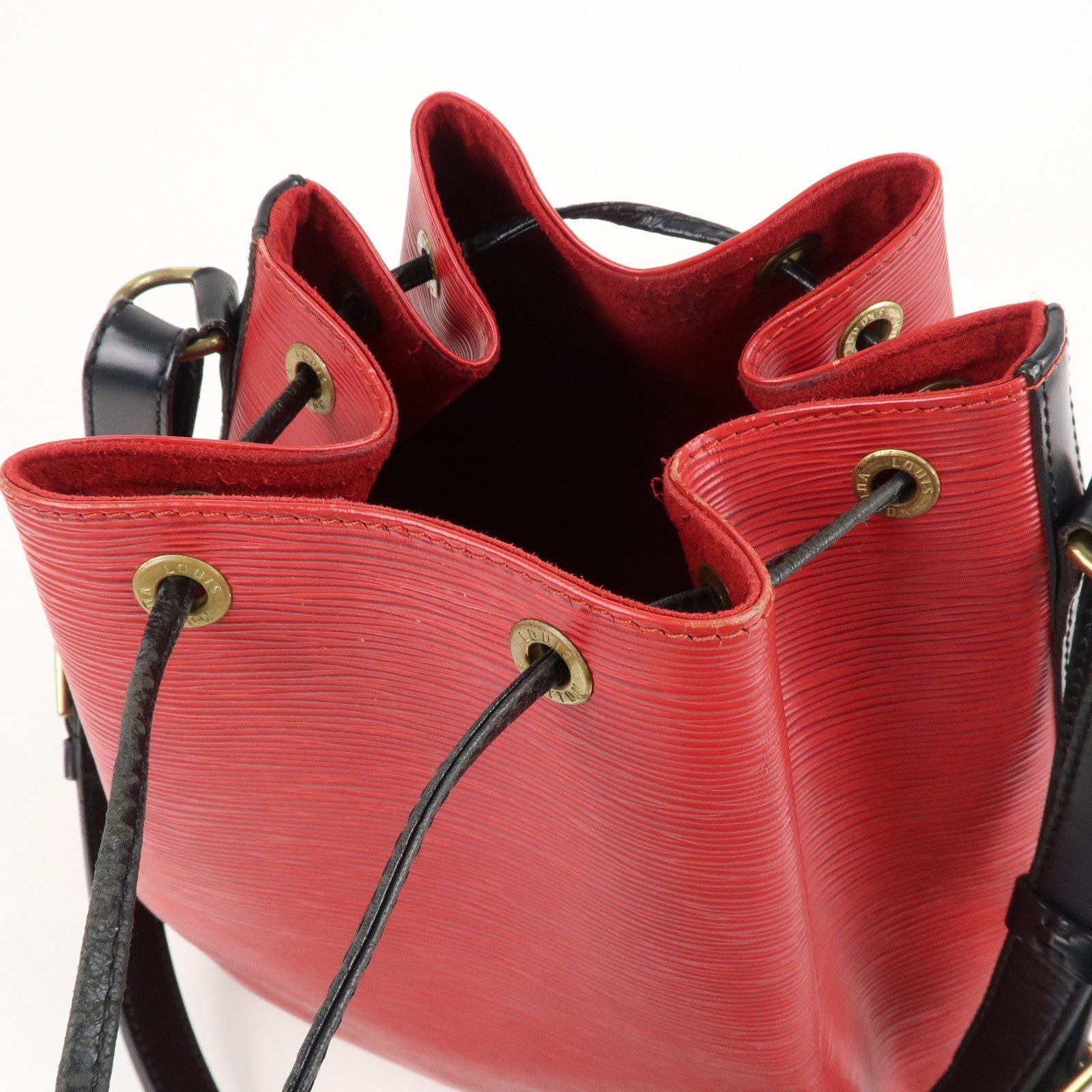 Louis Vuitton Epi Petit Noe Shoulder Bag Noir Castilian Red M44172