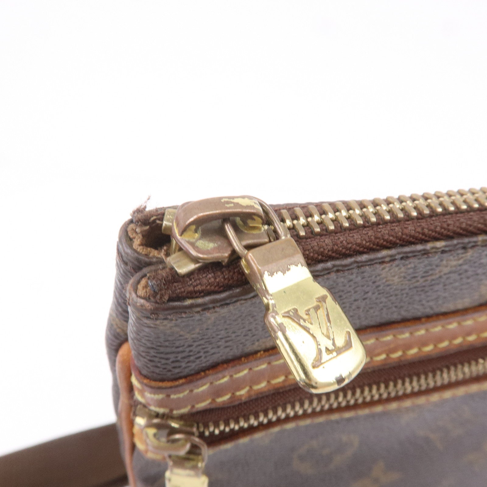 Louis Vuitton Monogram Pochette Bosphore Shoulder Bag M40044