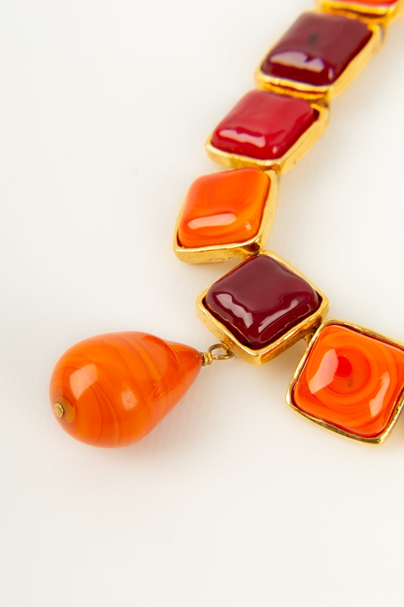 Collier en p��te de verre Chanel 1990s