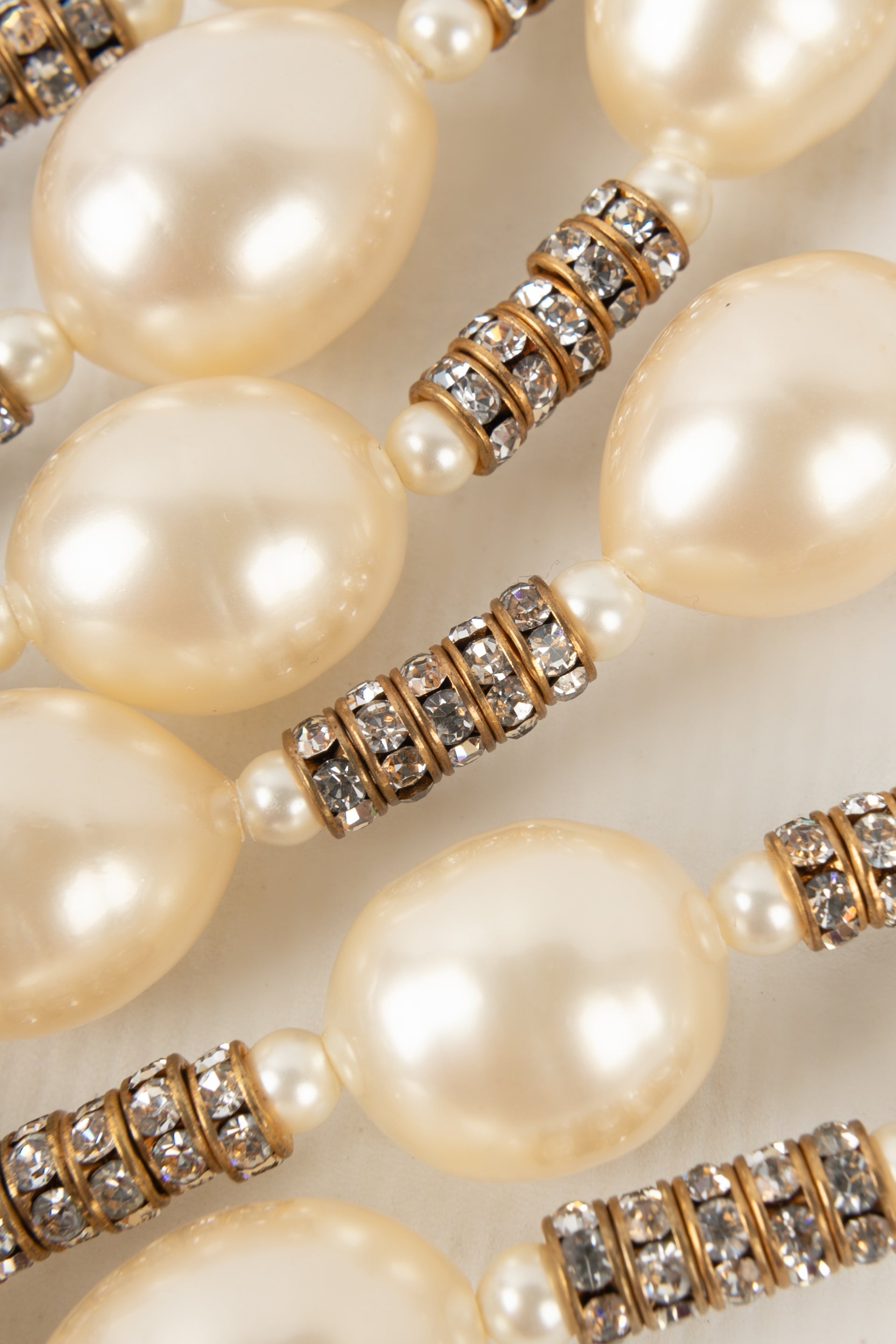 Collier de perles nacr��es Chanel 1990s