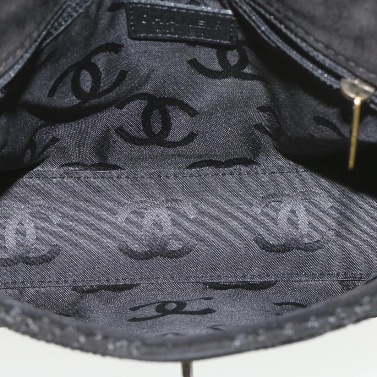 CHANEL Turn Lock Shoulder Bag Suede Black CC Auth 18959