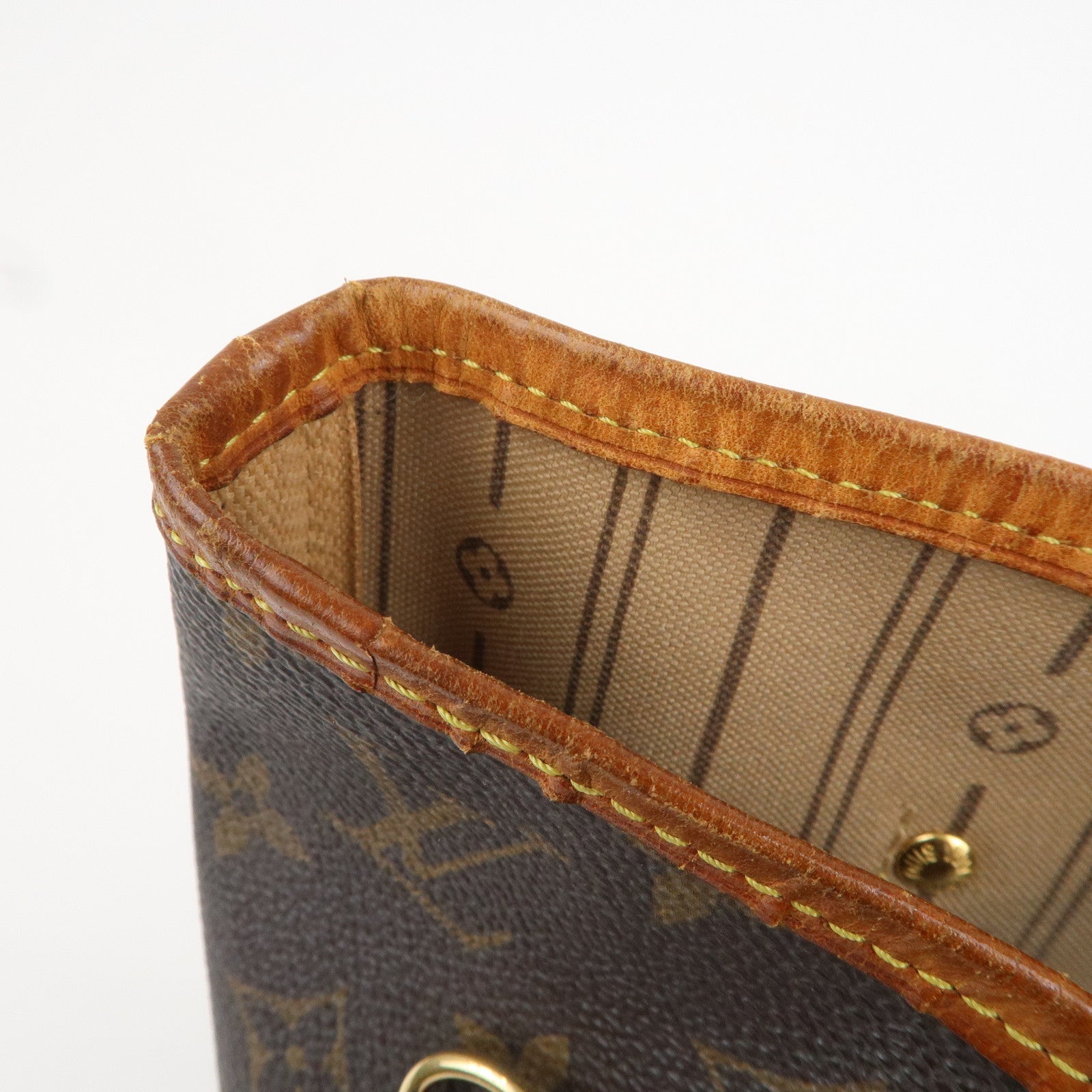 Louis Vuitton Monogram Neverfull MM Tote Bag Brown M40156