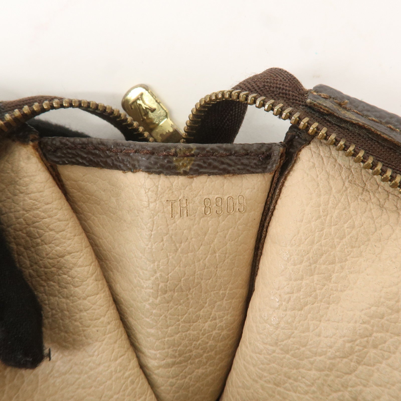 Louis Vuitton Monogram Poche Toilette 26 Clutch Bag Pouch M47542