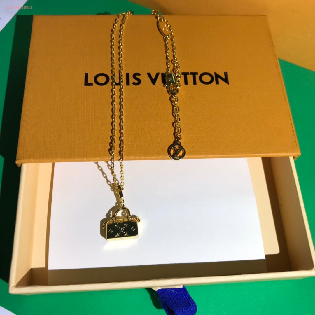 BG - Holiday Necklace louis vuitton031