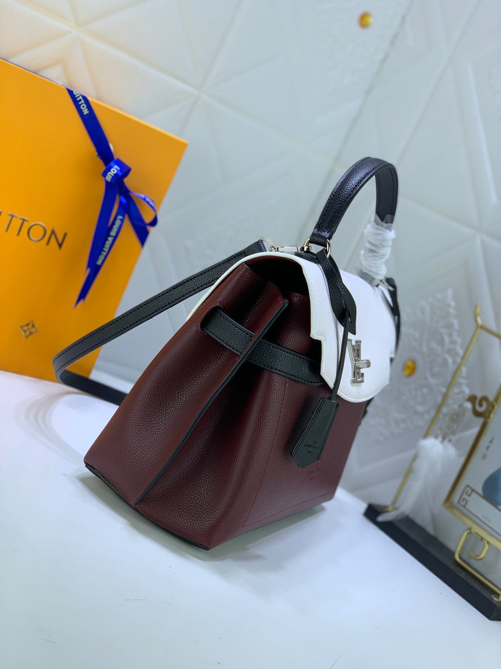 Luxury Bags Louis Vuitton  747