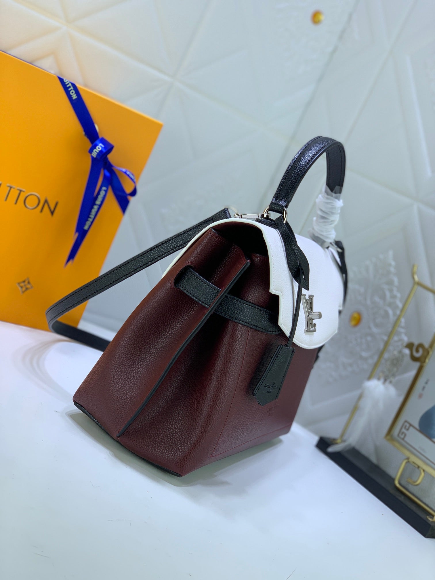 Luxury Bags Louis Vuitton  747