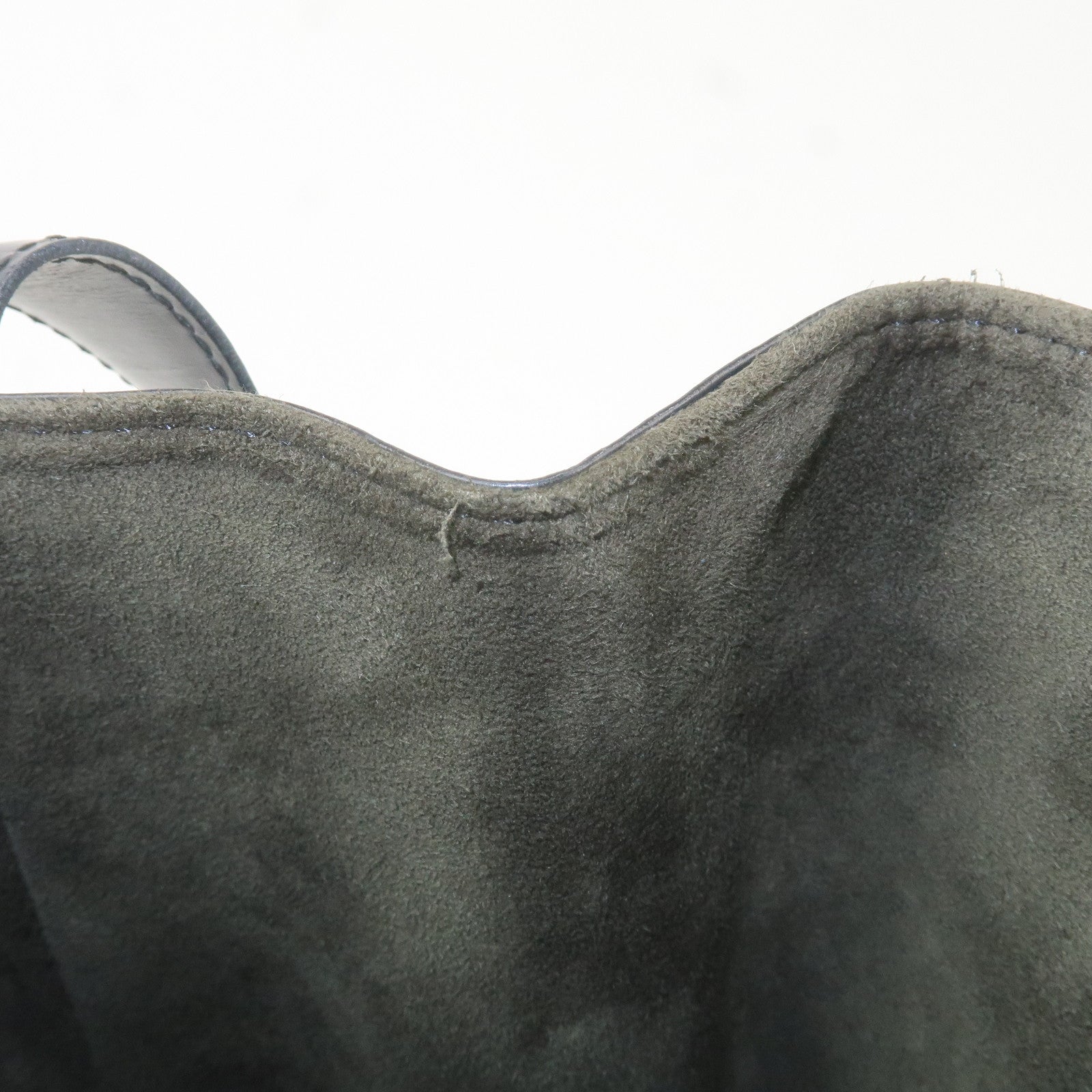 Louis Vuitton Epi Sac D'epaule PM Bucket Bag Noir Black M80157