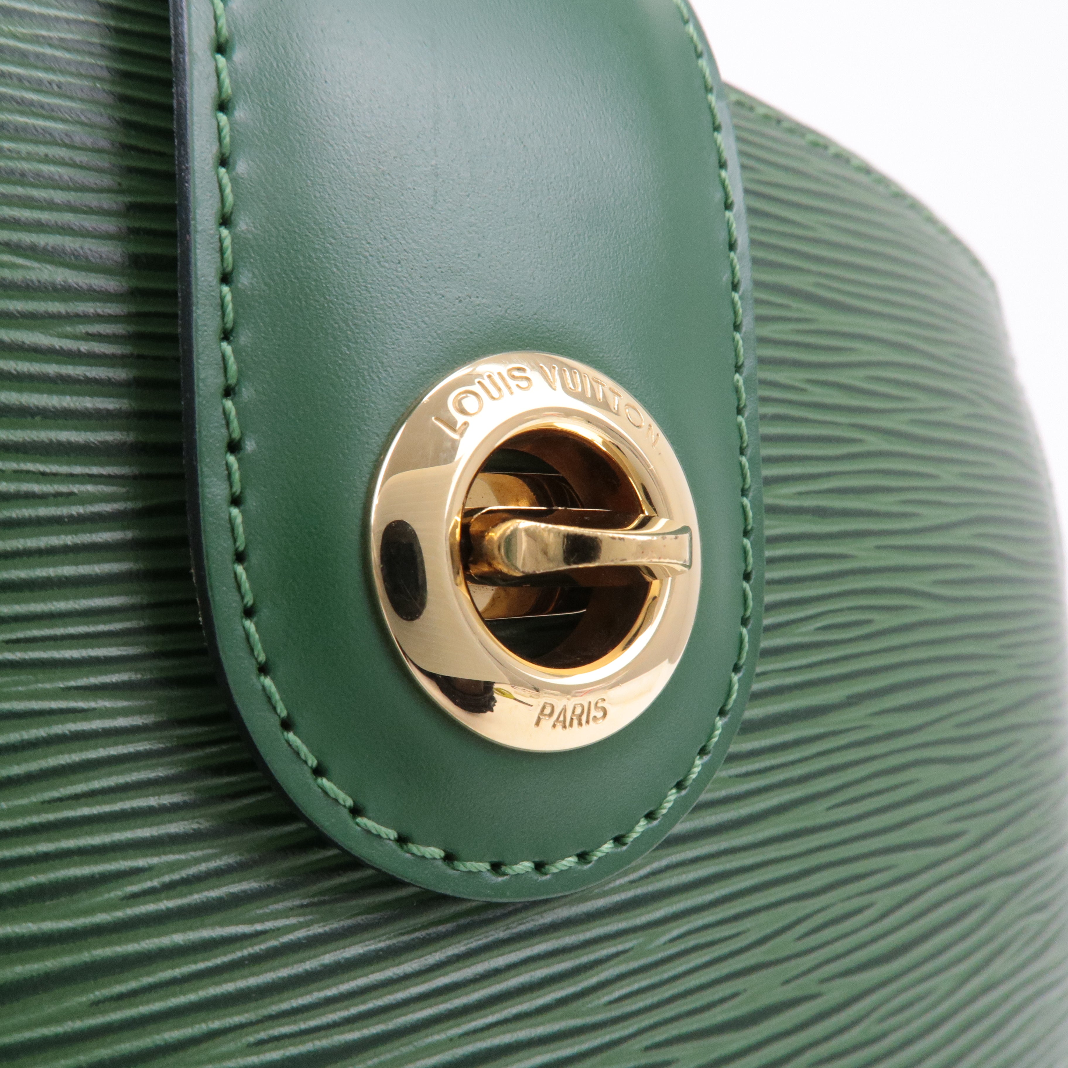 Louis Vuitton Epi Cluny Shoulder Bag Borneo Green M52254