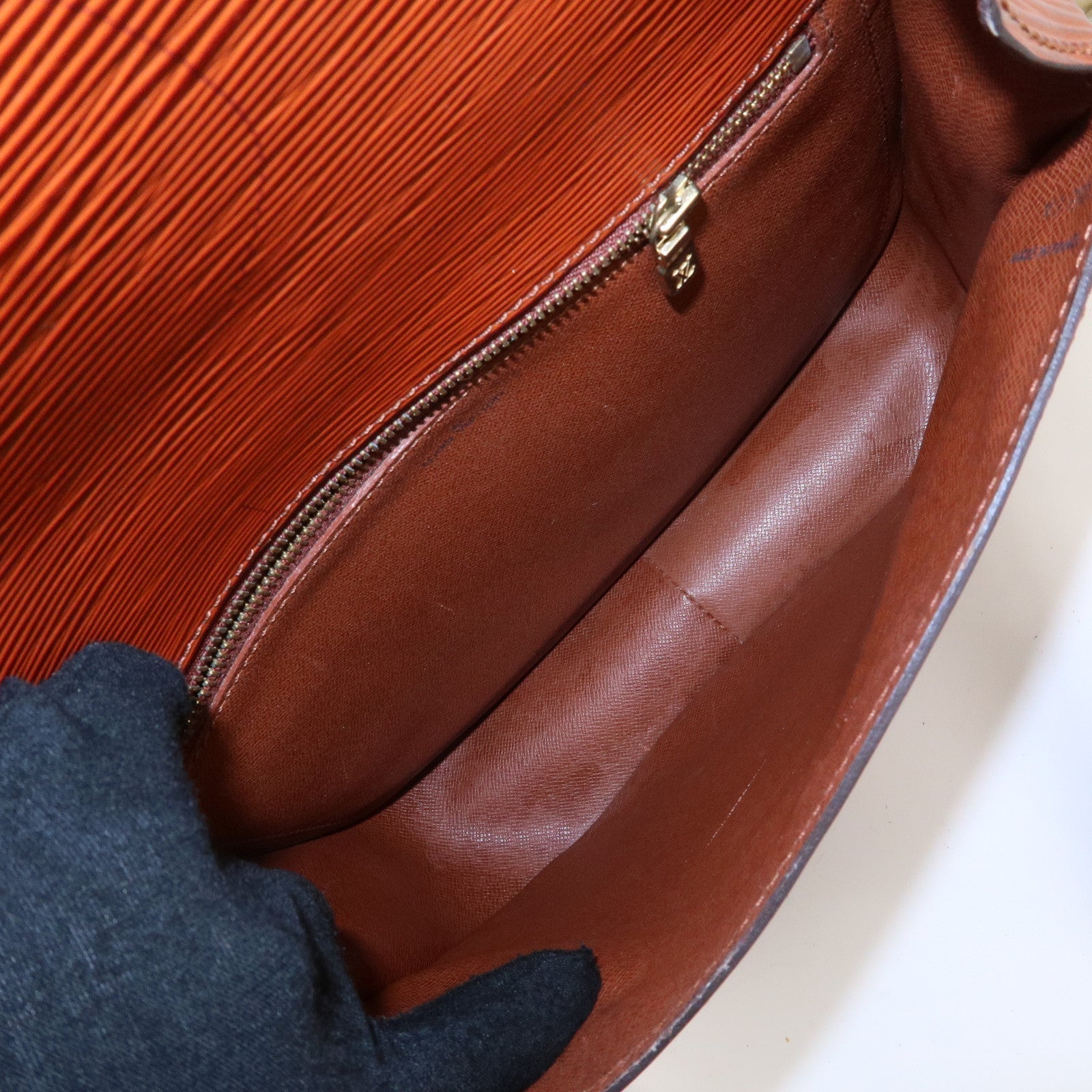 Louis Vuitton Epi Saint Cloud Shoulder Bag Kenya Brown M52193