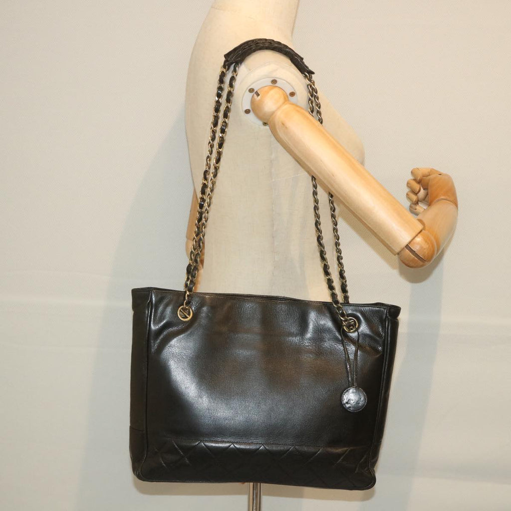 Chanel Shopping