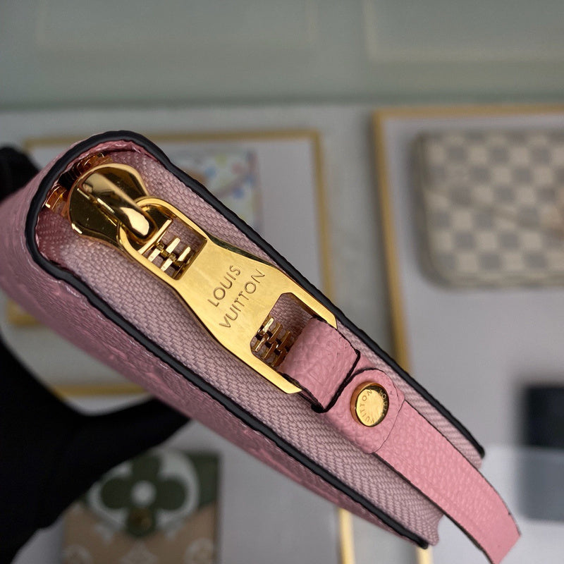 Louis Vuitton Luxury Bags 1821