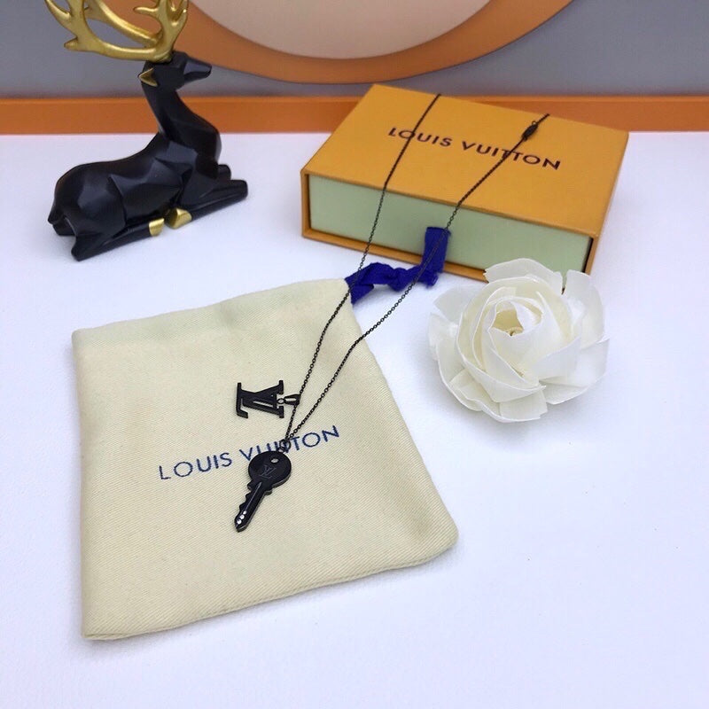 BG - Holiday Necklace louis vuitton020