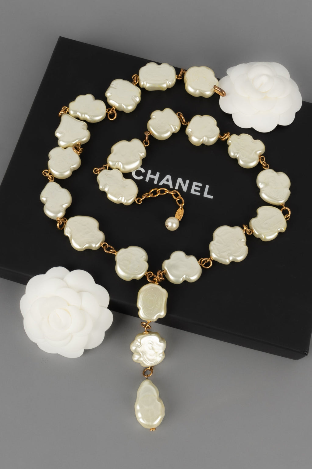 Collier de perles Chanel