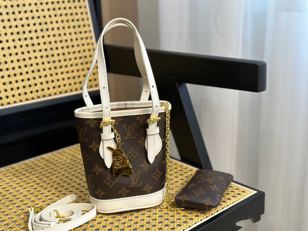 Luxury Bags Louis Vuitton  725