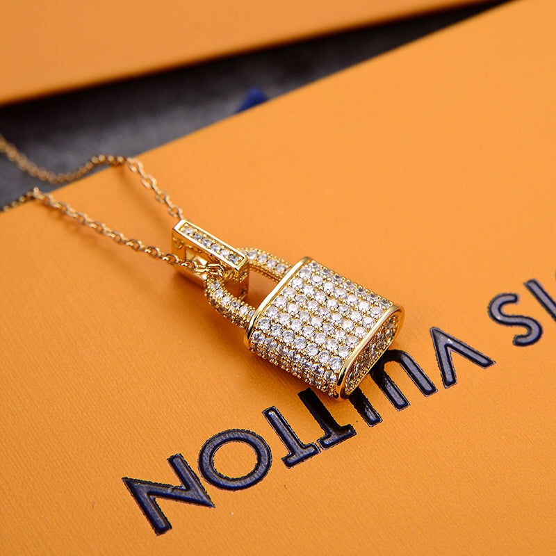 BG - Holiday Necklace louis vuitton025