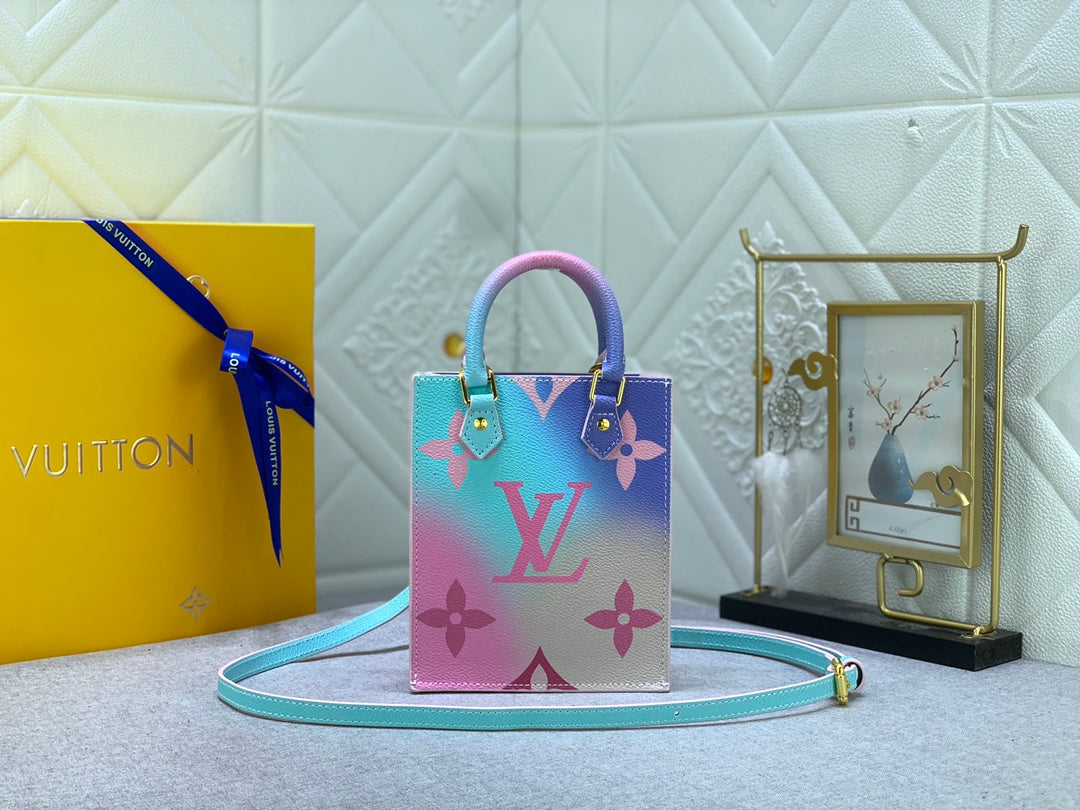 Luxury Bags Louis Vuitton  824