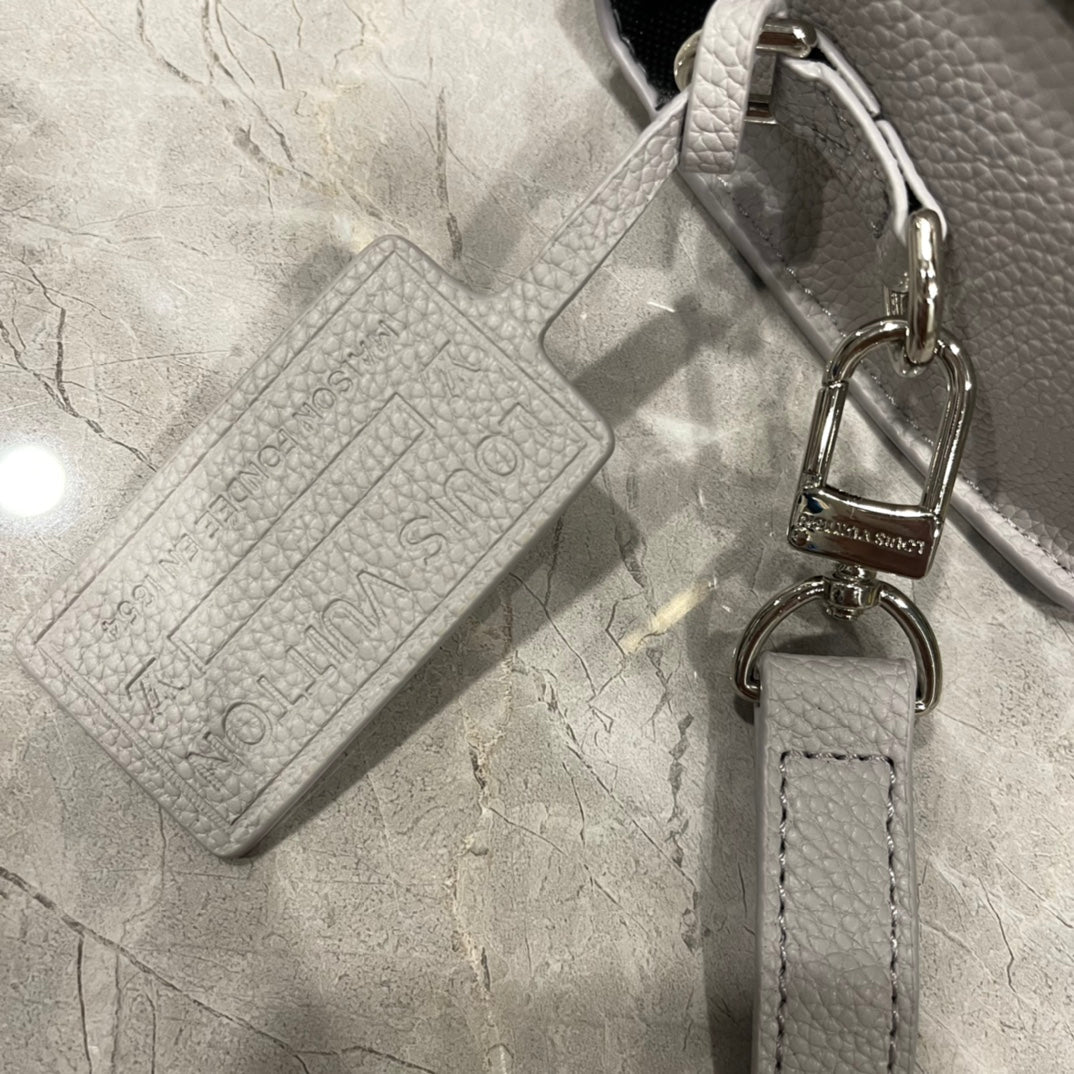 Luxury Bags Louis Vuitton  871