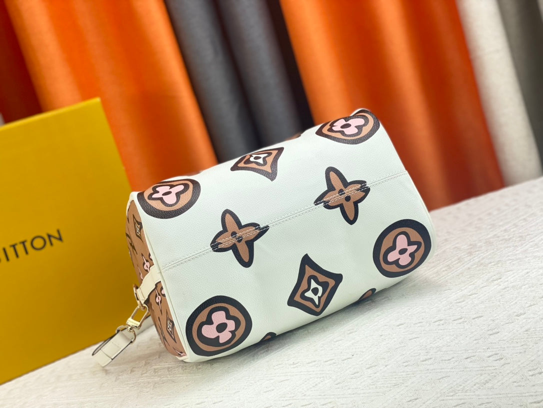 Luxury Bags Louis Vuitton  786