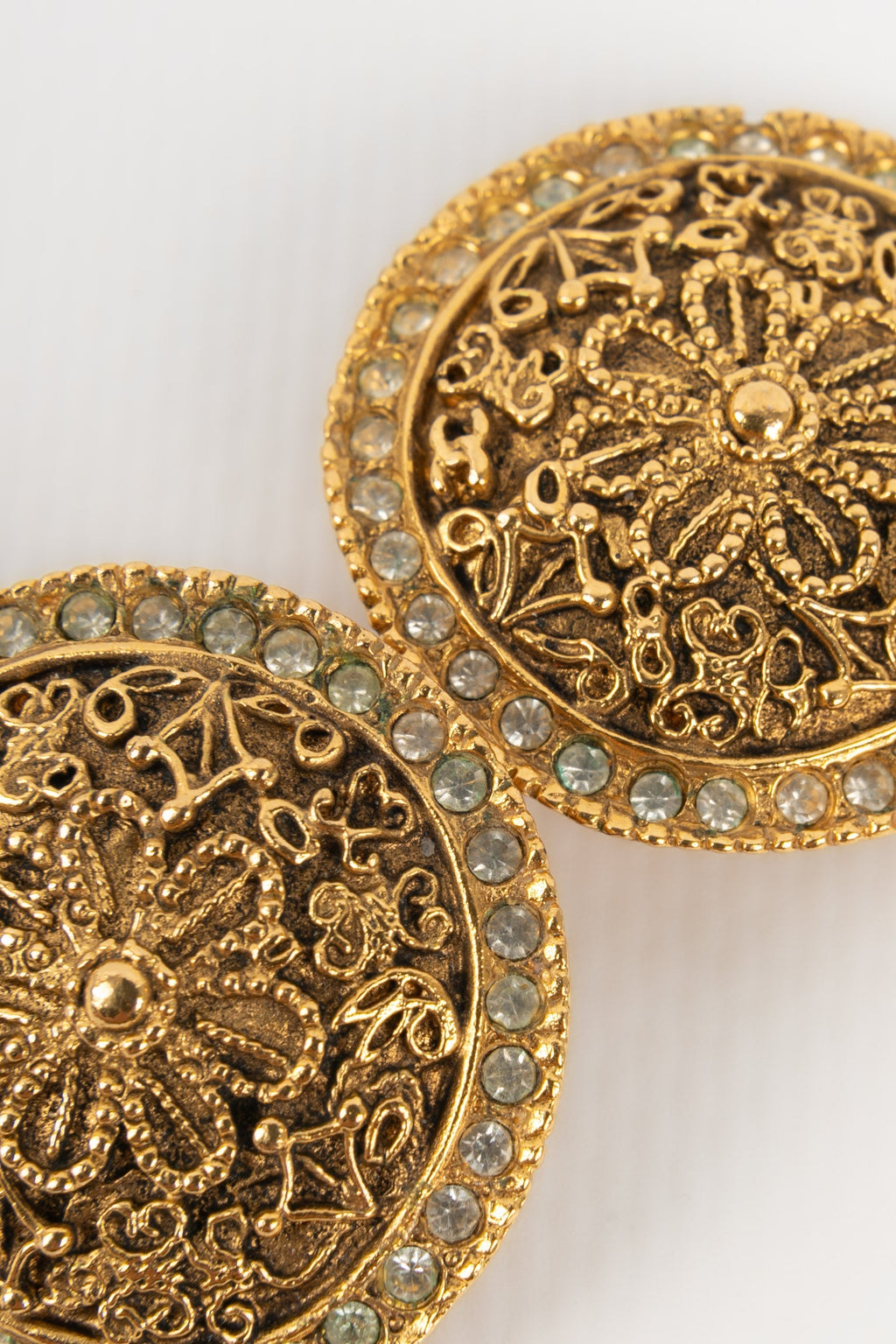 Boucles d'oreilles dorées Chanel