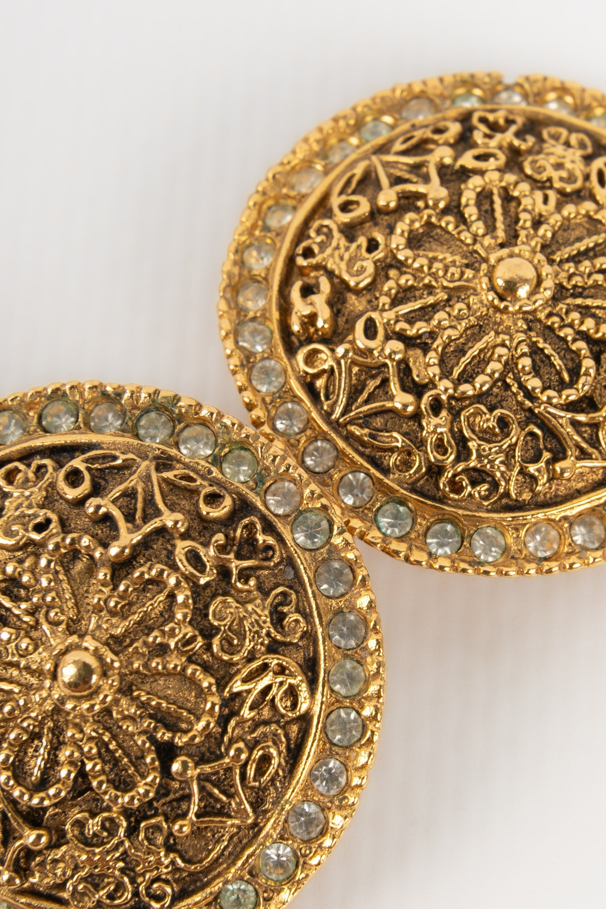 Boucles d'oreilles dorées Chanel