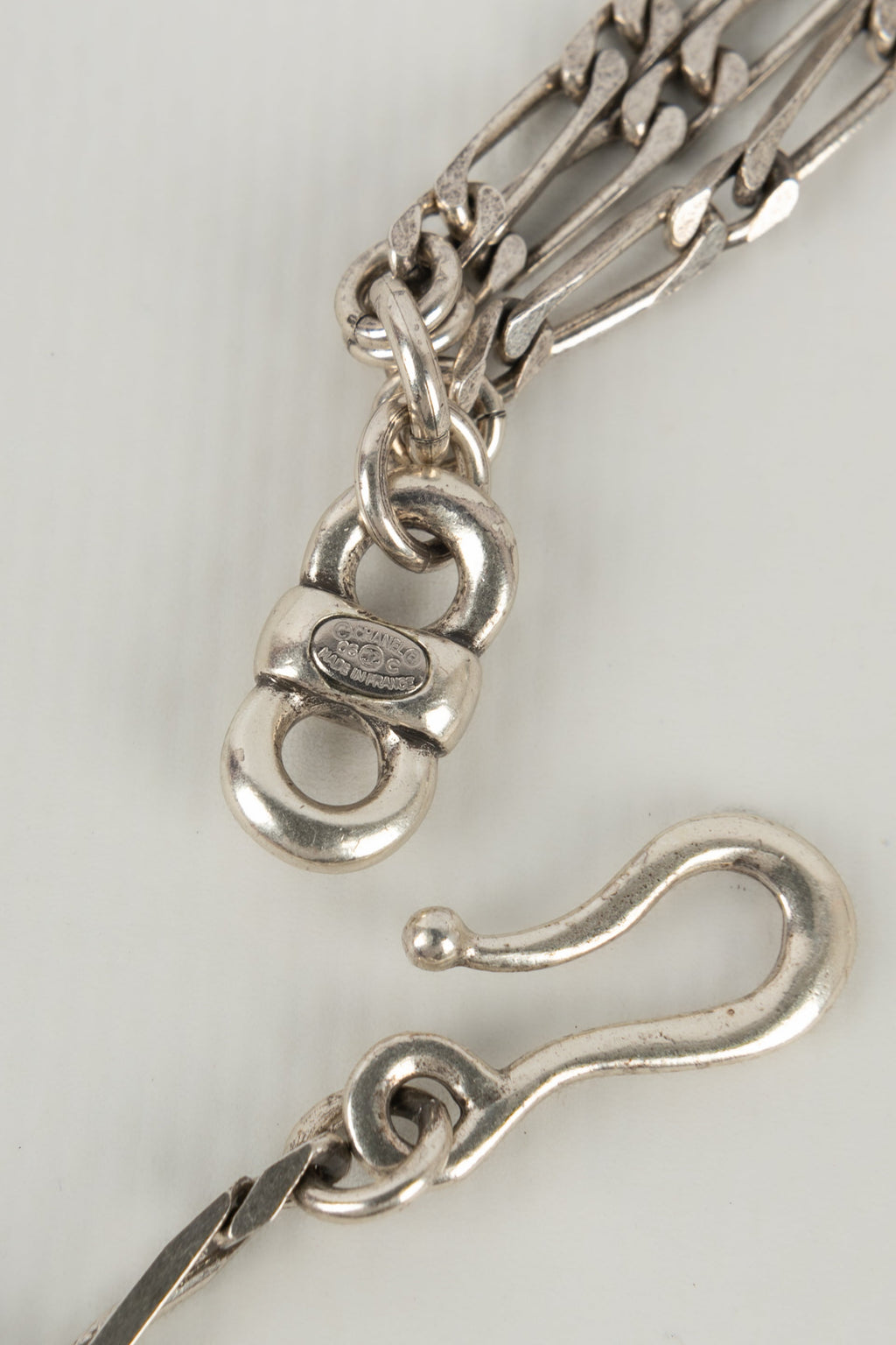 Collier pastel Chanel Croisi��re 2003