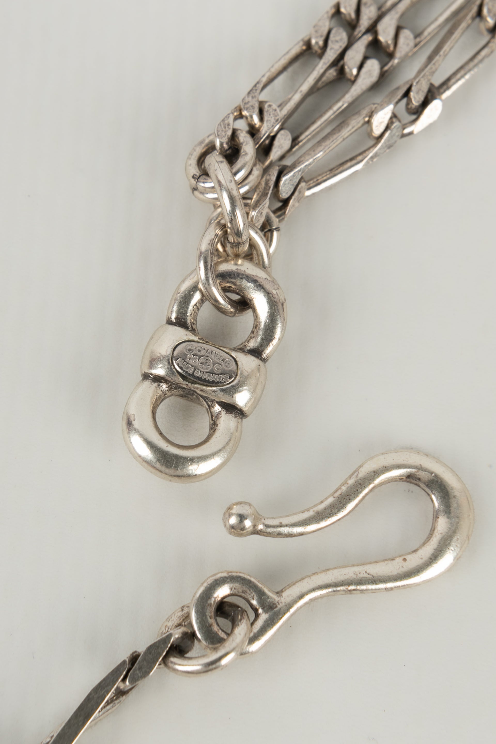 Collier pastel Chanel Croisi��re 2003