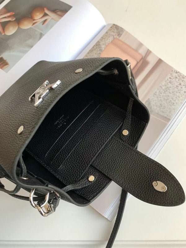 Louis Vuitton Luxury Bags 2584