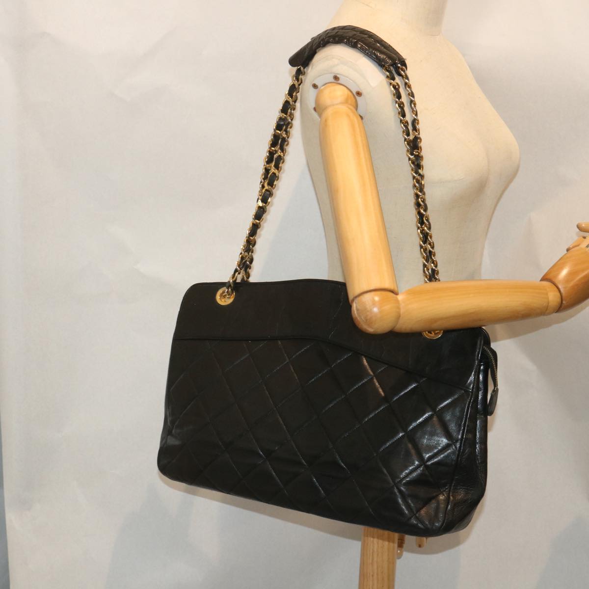 Chanel Shopping
